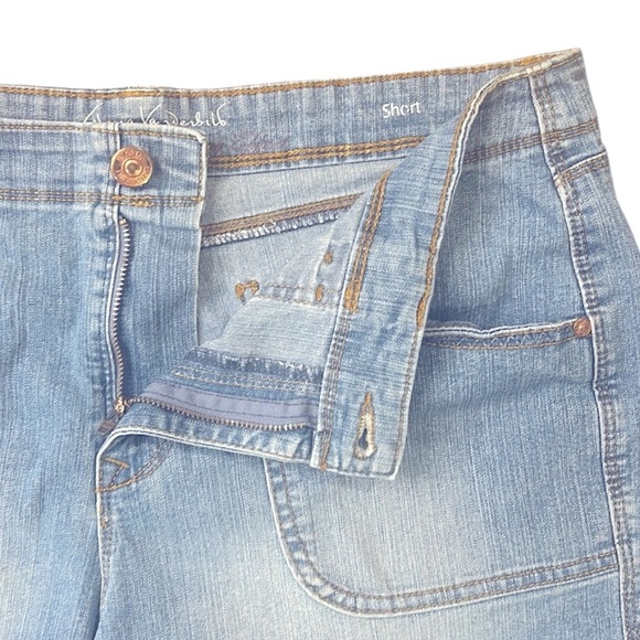 Gloria Vanderbilt Keegan Denim Shorts Size 12 - Picture 5 of 9